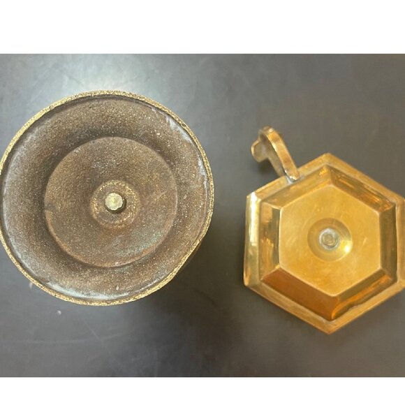 Vintage brass chamberstick and candle holder - Picture 3 of 3
